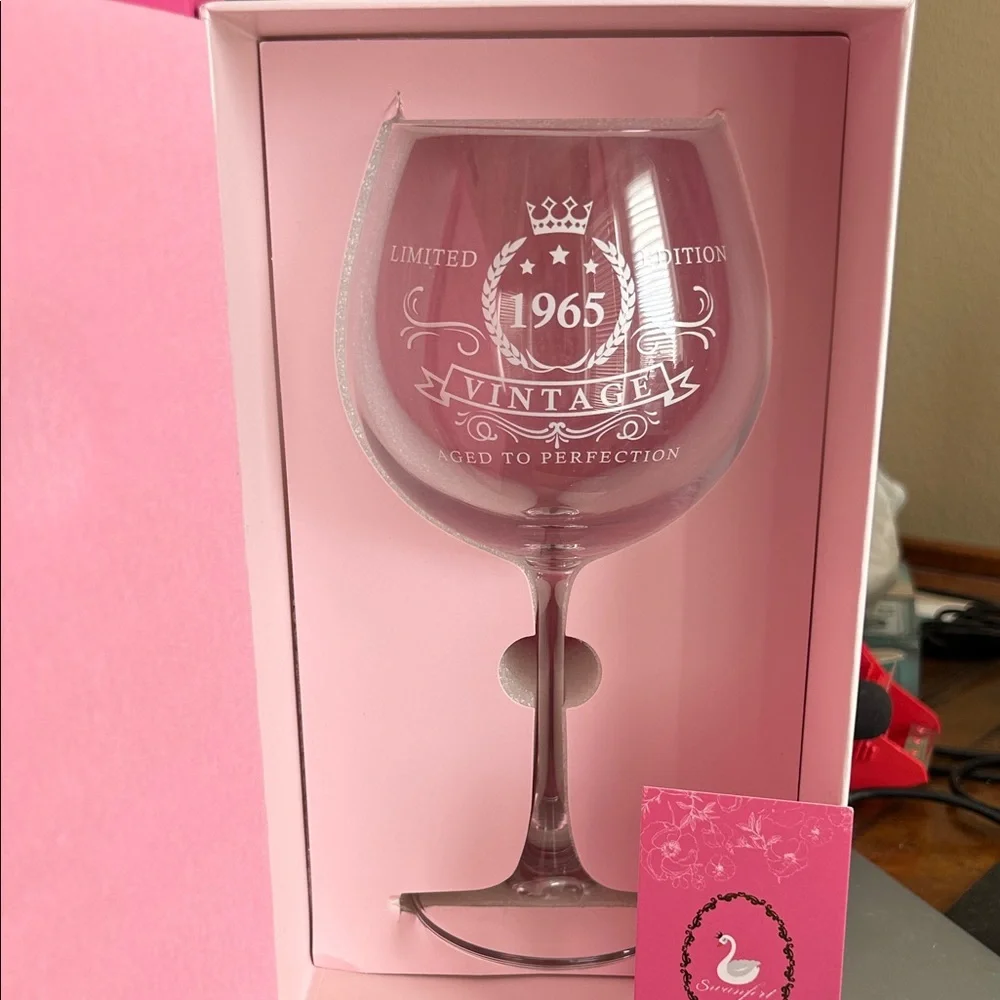 Swanfort 1965 Wine Glass Gift